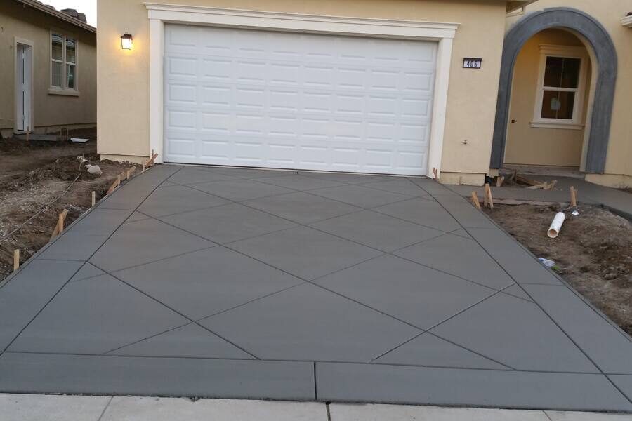 Custom diamond pattern concrete driveway